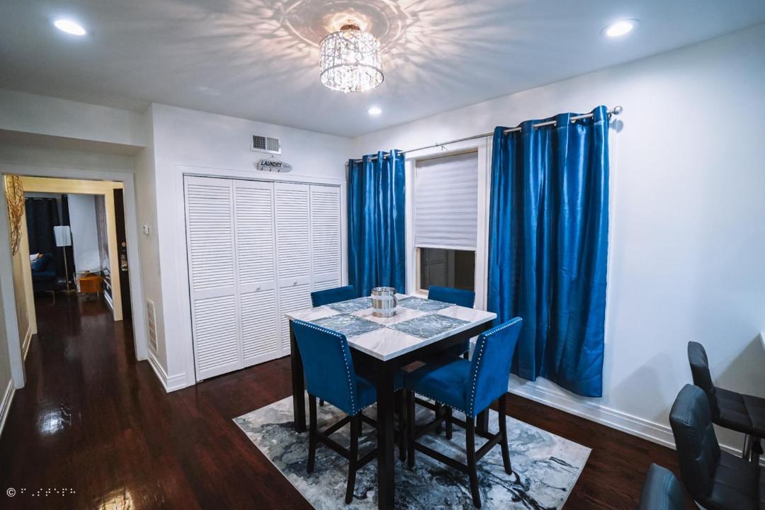 The Blue Golden Luxury Modern 3- Bedroom Apartment In Chicago Exterior foto